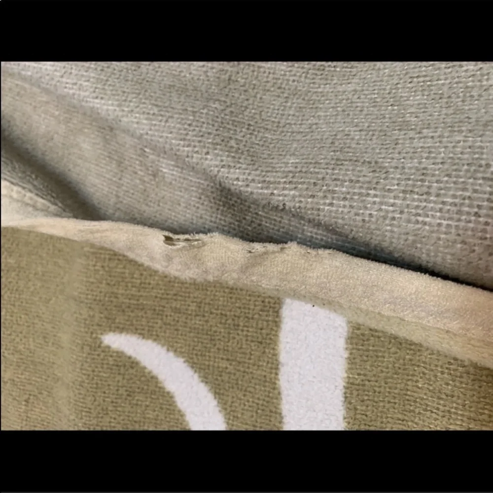 Throw blanket